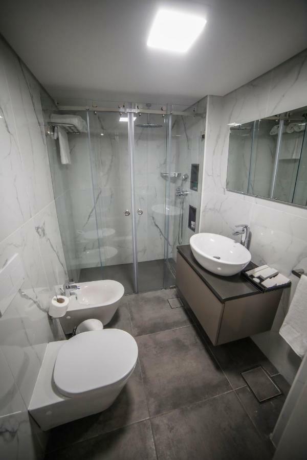 Rawsheh 51 Otel Beyrut Dış mekan fotoğraf
