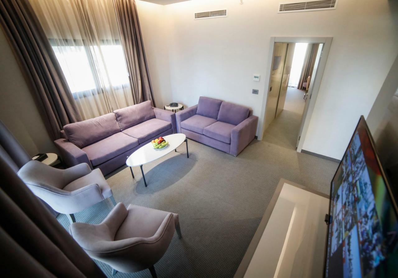 Rawsheh 51 Otel Beyrut Dış mekan fotoğraf